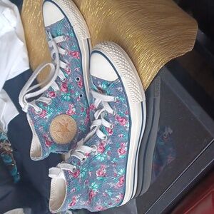 Converse  Floral Denim High Tops, Womens 7.5, Mens 5.5